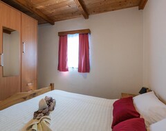 Hotel 3 Bedroom Accommodation In Zminj (Žminj, Croatia)