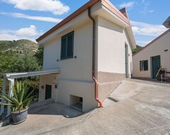 Tüm Ev/Apart Daire Apartments in panoramic position near Tropea with swimming pool. (San Gregorio d'Ippona, İtalya)