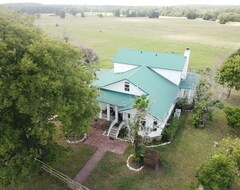 Hele huset/lejligheden Charming Farmhouse On 11 Acres (Crockett, USA)