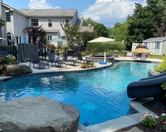 Hele huset/lejligheden Waterfront Estate With Gorgeous Pool, Pier, 3 Acres Of Entertainment! (Annapolis, USA)