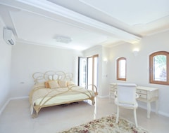 Lejlighedshotel St. George Apartments and Villa With Pool (Petrovac, Montenegro)