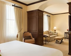 Luxury King Room -landmark Hotel-full Size Sofa-desk-spacious Bathroom-free Wifi (Wilmington, ABD)