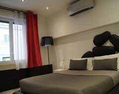 Hotelli Two Chic Guesthouse (Rooma, Italia)