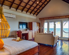Hotel Almond Beach Resort At Jaguar Reef (Hopkins, Belize)