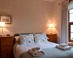 Toàn bộ căn nhà/căn hộ 3 Bedroom Accommodation In Corrie, Near Brodick (Sannox, Vương quốc Anh)