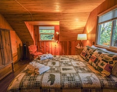 Toàn bộ căn nhà/căn hộ New! 3br Kyburz Cabin W/deck, Near River & Hiking! (Kyburz, Hoa Kỳ)