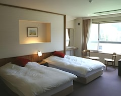 Hotel Goryukan (Hakuba, Japan)