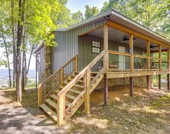 Casa/apartamento entero New! Renovated Cabin W/ Decks, Views, & Fire Pit! (Pikeville, EE. UU.)