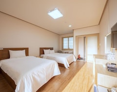 Khách sạn Amor Guesthouse Jeju (Jeju-si, Hàn Quốc)