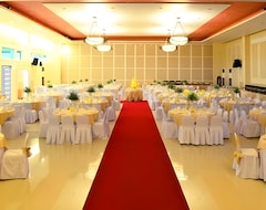 La Piazza Hotel and Convention Center (Legazpi City, Filipinler)