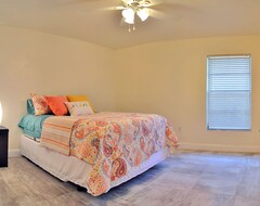Hele huset/lejligheden Bradenton Lakefront Vacation Rental Home With Heated Pool And Water Views (Bradenton, USA)