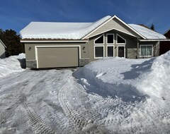 Tüm Ev/Apart Daire Modern, Cozy Cabin Near Tamarack & Cascade Lake (Tamarack, ABD)