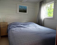 Toàn bộ căn nhà/căn hộ Holiday Home With Private Jetty On Large Lake Property (Hultsfred, Thụy Điển)