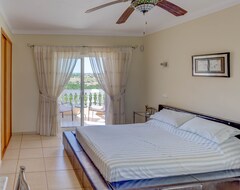 Toàn bộ căn nhà/căn hộ Superb Villa 10 Mins From Carvoeiro And Beach, Close To Silves Golf, Totally Pri (Silves, Bồ Đào Nha)
