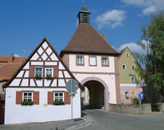 Toàn bộ căn nhà/căn hộ 4 - Sterne - Appartement In Der Ersten Etage Am Ortsrand Von Merkendorf (Merkendorf, Đức)