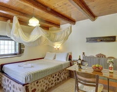 Elia Traditional Hotel & Spa (Ano Vouves, Greece)