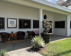 Hele huset/lejligheden 4 Bedroom, 5 Bathroom Beach Front Villa (San Patricio - Melaque, Mexico)