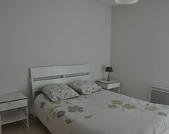 Toàn bộ căn nhà/căn hộ Apartment For 2 With Balcony 20 Minutes From The Beaches (Valros, Pháp)