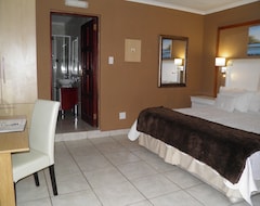 Bed & Breakfast Homestay Travel Guest House (Roodepoort, Sydafrika)