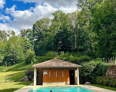 Cijela kuća/apartman An Idyllic Riverside Sanctuary Set In 5 Acres With Heated Pool (Semur-en-Auxois, Francuska)