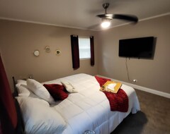Cijela kuća/apartman Suburban Area With King Bed Comfy 3 Bedroom Home (Oak Forest, Sjedinjene Američke Države)