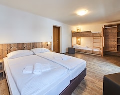 Khách sạn Holiday Lodge Albany by HolidayFlats24 (Saalbach Hinterglemm, Áo)
