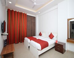 Hotel OYO 9915 Petals Inn (Noida, Indien)