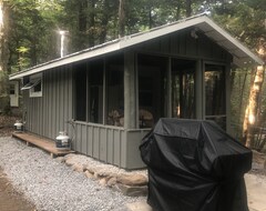 Hele huset/lejligheden Felstead Farms Creekside Cabin (Campbellcroft, Canada)