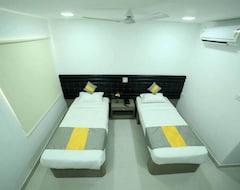 Khách sạn Falcons Nest - La Riviera Suites (Hyderabad, Ấn Độ)