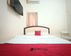 Hotel Reddoorz Syariah Near Rumah Sakit Umum Wisata Uit (Makassar, Indonesien)