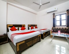 Khách sạn Super OYO Hotel Kalindi (Dehradun, Ấn Độ)