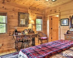 Hele huset/lejligheden Cabin With Bbq And Games - Walk To Blue Ridge Parkway! (Balsam, USA)