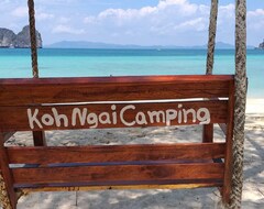 Hotel Koh Ngai Camping Restaurant @ Bar (Koh Ngai, Thailand)