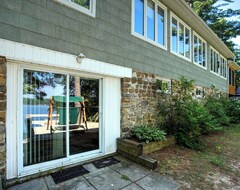 Hele huset/lejligheden Beautiful Waterfront Cottage At The Heart Of Big Rideau Lake (Portland, Canada)