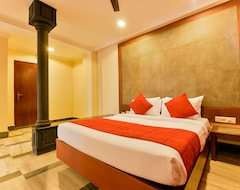 Khách sạn Oyo Flagship 45564 Hotel Woodlands (Kochi, Ấn Độ)