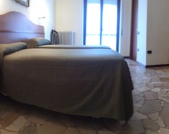 Khách sạn Albergo Castello (Miradolo Terme, Ý)