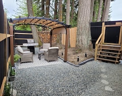 Tüm Ev/Apart Daire Cozy1 Bedroom Loft With A Private Fenced Yard - 5 Min Walk To Town (Lake Cowichan, Kanada)