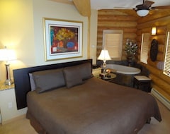 Toàn bộ căn nhà/căn hộ Brand New Luxury Lake Superior Log Home! (Schroeder, Hoa Kỳ)