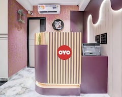 Khách sạn Oyo Flagship Hotel Lavish (Surat, Ấn Độ)