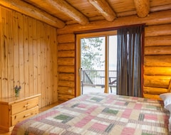 Entire House / Apartment Classic Lake Vermilion Log Cabin (Cook, USA)