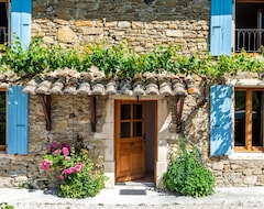 Toàn bộ căn nhà/căn hộ Provencal Farmhouse Surrounded By Nature - Puy St Martin - 19pers (Puy-Saint-Martin, Pháp)
