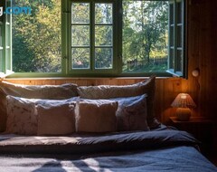 Toàn bộ căn nhà/căn hộ Cozy Attic Room, Hills & Forest Views + Free Sauna (Jablonné v Podještedí, Cộng hòa Séc)