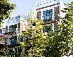 Koko talo/asunto Stylish Apartment At Clara Park 15 Minutes Walk From The Centre. Best Equipped! (Leipzig, Saksa)