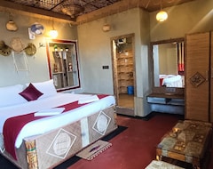 Hotelli Gharana Resort (Chandannagar, Intia)