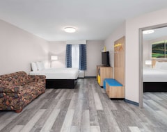 Khách sạn Days Inn & Suites By Wyndham Sellersburg (Sellersburg, Hoa Kỳ)