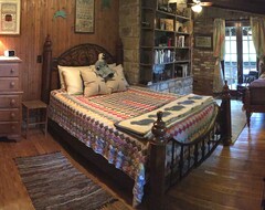 Hele huset/lejligheden Private Cabin, Creekfront, Kayaking, Hiking, Fire Ring, Hot Tub, Farm Lifestyle❣ (Forsyth, USA)