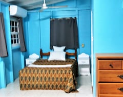 Pansiyon Chez Ophelia Cottage Apartments (Roseau, Dominica)