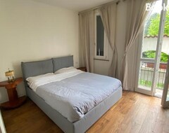 Hele huset/lejligheden Fully Refurbished Bedroom With Private Bathroom And Balcony 100m From Santambrogio (Milano, Italien)