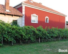 Koko talo/asunto Vila Happy Story (Knjaževac, Serbia)