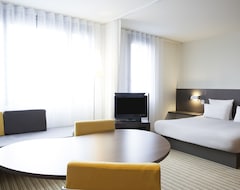 فندق Novotel Suites Gare Lille Europe Hotel (ليل, فرنسا)